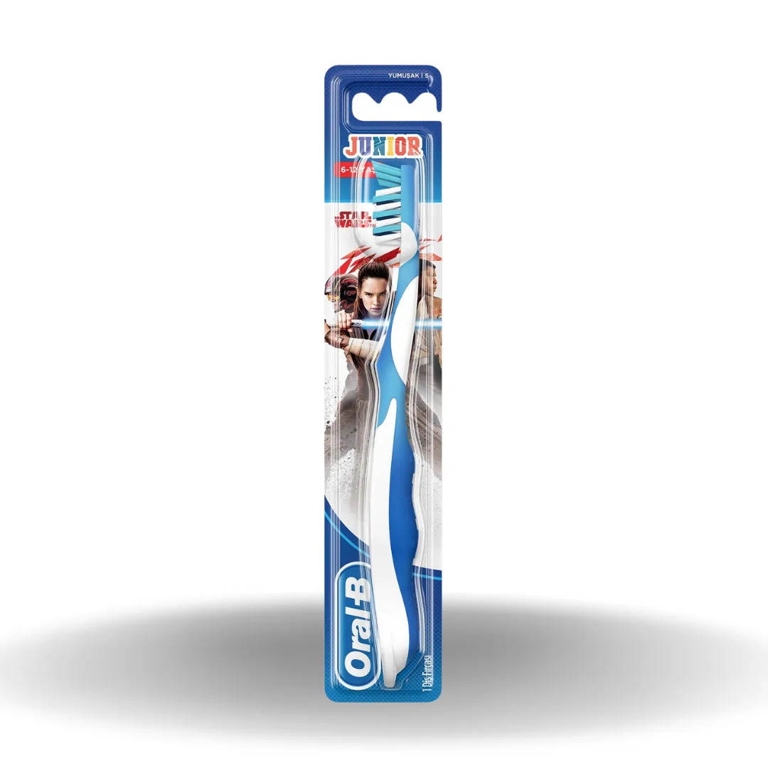 Oral- B Çocuk 6-12 Junior Diş Fırçası